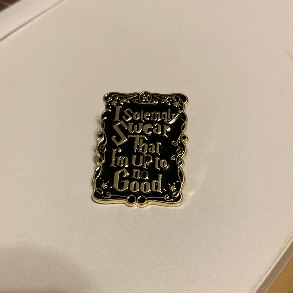 Jewelry - Harry Potter I Solemnly Swear Pin